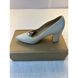 Journee Collection Cream Classic Pump 3" Block Heel Women SZ 7.5 New in Box